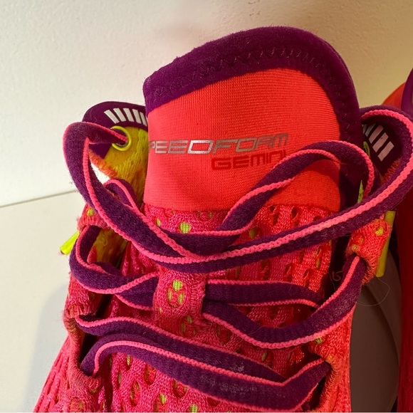 Under Armour pink Athletic Shoes - Picture 4 of 14